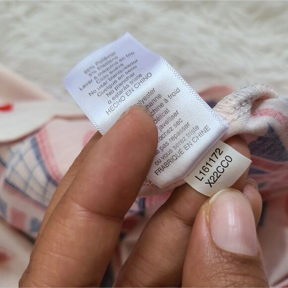 LuLaRoe London British Flag Scoop Neck Tank Top SZ S - Picture 7 of 11